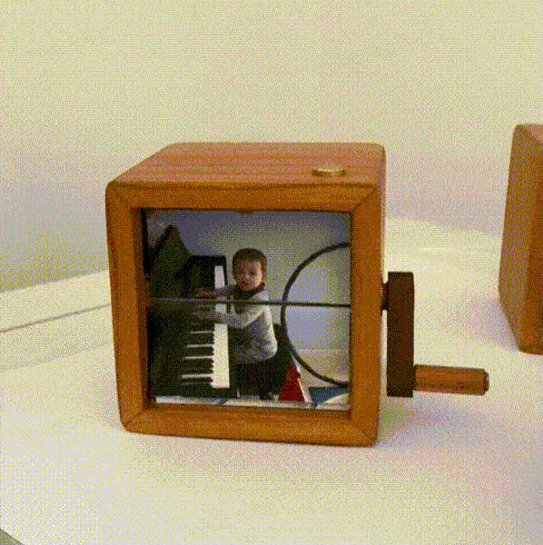 Custom Flipbook Frame Animation Machine Mechanical Hand Motion Photo Cube Album with Light